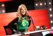 Arielle Dombasle dans Les Grosses Têtes