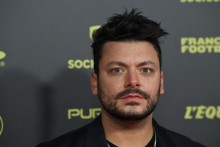 Le comédien Kev Adams lors de la cérémonie du Ballon d'Or France Football, le 29 novembre 2021 au Théâtre du Chatelet, à Paris.