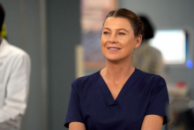 Ellen Pompeo incarne Meredith Grey dans la série médicale