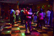 La piste de danse d'une boite de nuit (illustration)