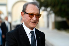 L'ancien maire de Paris Bertrand Delanoe arrive au palais présidentiel à Carthage, en Tunisie, le 31 janvier 2018.