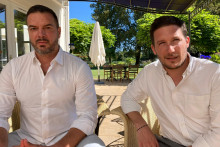 Yannick Reverdy (à gauche) et son avocat Thibault Laforcade