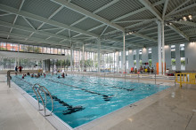 Une piscine.