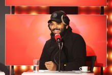 AZ dans "Les Grosses Têtes"