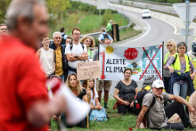 Des opposants au projet d'autoroute A69.