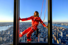 L'artiste Jared Leto a escaladé l'Empire State Building pour annoncer la nouvelle tournée de son groupe de rock.