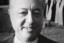 Un portrait réceptionné le 24 décembre 1976 représente le prince Jean de Broglie, député Républicains Indépendants de l'Eure.