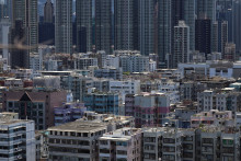 Une vue générale des immeubles résidentiels à Hong Kong le 8 juillet 2023.