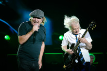 Brian Johnson et Angus Young du groupe AC/DC