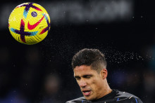 Raphaël Varane, champion du monde avec les Bleus, alerte sur les commotions cérébrales.