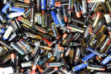 Des piles électriques usagées (illustration).
