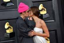 Justin et Hailey Bieber lors des Grammy Awards, en avril 2024.