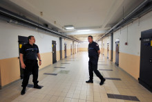 Des surveillants pénitentiaires dans une prison française.
