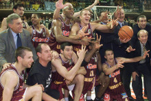 L'équipe du Limoges CSP qui a réalisé le triplé en 2000 (l'une des grandes épopées du club) avant d'être rétrogradé en 2e division