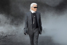 Karl Lagerfeld présentant sa collection Chanel Automne/Hiver 2011-2012