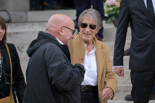 Jacques Dutronc au cimetière du Père Lachaise, à Paris, le 20 juin 2024.