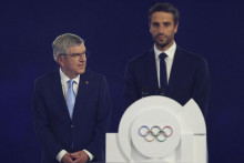 Le président du Comité international olympique (CIO), Thomas Bach, et le président du Comité d’organisation des Jeux olympiques et paralympiques de Paris 2024, Tony Estanguet.