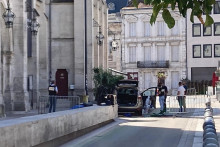 Le véhicule de l'homme qui a tenté d'incendier la mairie d'Angoulême, le 21 août 2024