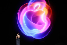 Tim Cook lors de la présentation de l'iPhone 16 d'Apple