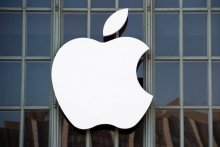 Le logo d'Apple sur un building californien
