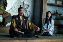 Hiroyuki Sanada et Anna Sawai dans "Shogun"