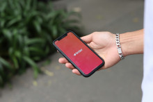 L'application Tinder sur un smartphone.