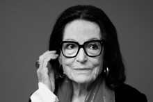 L'icône de la chanson populaire Nana Mouskouri en juin 2023