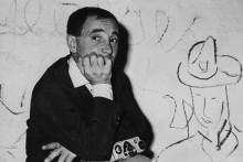 Charles Aznavour pendant le tournage du "Testament d'Orphée" de Jean Cocteau en 1960