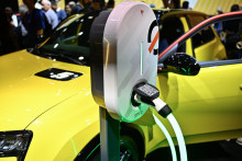 Une borne de recharge électrique pour la nouvelle Renault 5 e-Tech au Mondial de l'Automobile 2024 (Illustration).