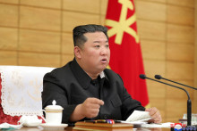 Le dirigeant nord-coréen Kim Jong Un, dimanche 15 mai 2022.