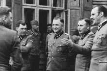 De gauche à droite, Josef Kramer, Josef Mengele, Richard Baer, Karl Hoecker
