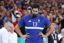 Nikola Karabatic avec l'équipe de France de handball lors des Jeux olympiques, en août 2024.