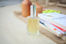 Un flacon de parfum (illustration).