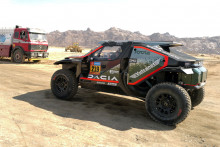 Sébastien Loeb durant une session d'entraînement avant le Dakar 2025, mercredi 1er janvier. 