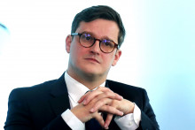 Arnaud Deslandes, premier adjoint de la mairie de Lille, lors de le conférence de presse de Martine Aubry, le 6 mars 2025.