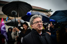 Jean-Luc Mélenchon lors d'un déplacement en Isère, en mars 2025.
