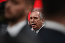 François Bayrou prêt à indemniser 6.000 harkis supplémentaires