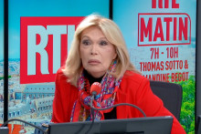 Amanda Lear invitée de RTL le 20 mars 2025
