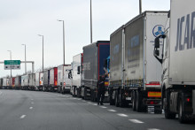 Camions de transport routier (illustration)