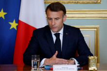 Emmanuel Macron lors d'une réunion diplomatique le jeudi 17 avril 2025.