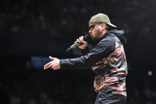 Le rappeur français Julien Mari aka Jul se produit sur scène au Stade de France à Saint-Denis, le 26 avril 2025.