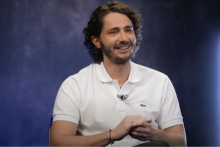 Guillaume Pley, présentateur de l'émission "Legend"
