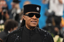 Le compositeur Stevie Wonder au Met Gala 2025