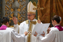 Le pape Léon XIV lors de sa première messe, vendredi 9 mai