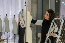L'artiste Jeanne Vicerial.