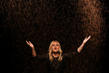 Louane lors de la finale de l'Eurovision le 17 mai 2025