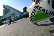Sur le parking d'un Leroy Merlin