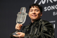 JJ s'est positionné en faveur d'une exclusion d'Israël de l'Eurovision.