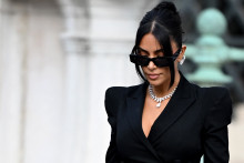 Kim Kardashian quitte le tribunal de Paris, le 13 mai 2025