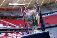 Le trophée de la Ligue des champions dans l'Allianz Arena de Munich